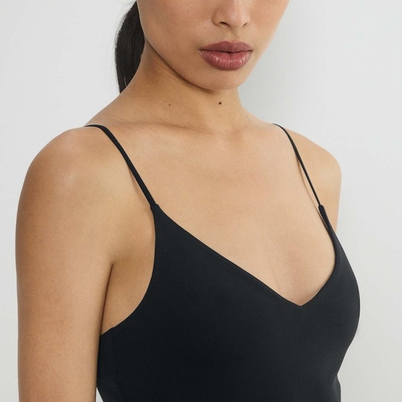 Aritzia Babaton Contour Cami Bodysuit Large Black v-neckline - Picture 2 of 11